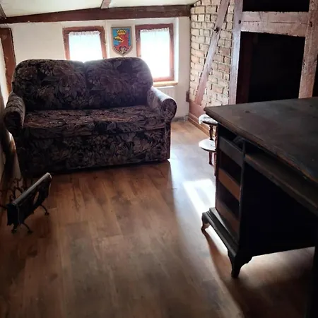 Stara Szkoła Apartment *